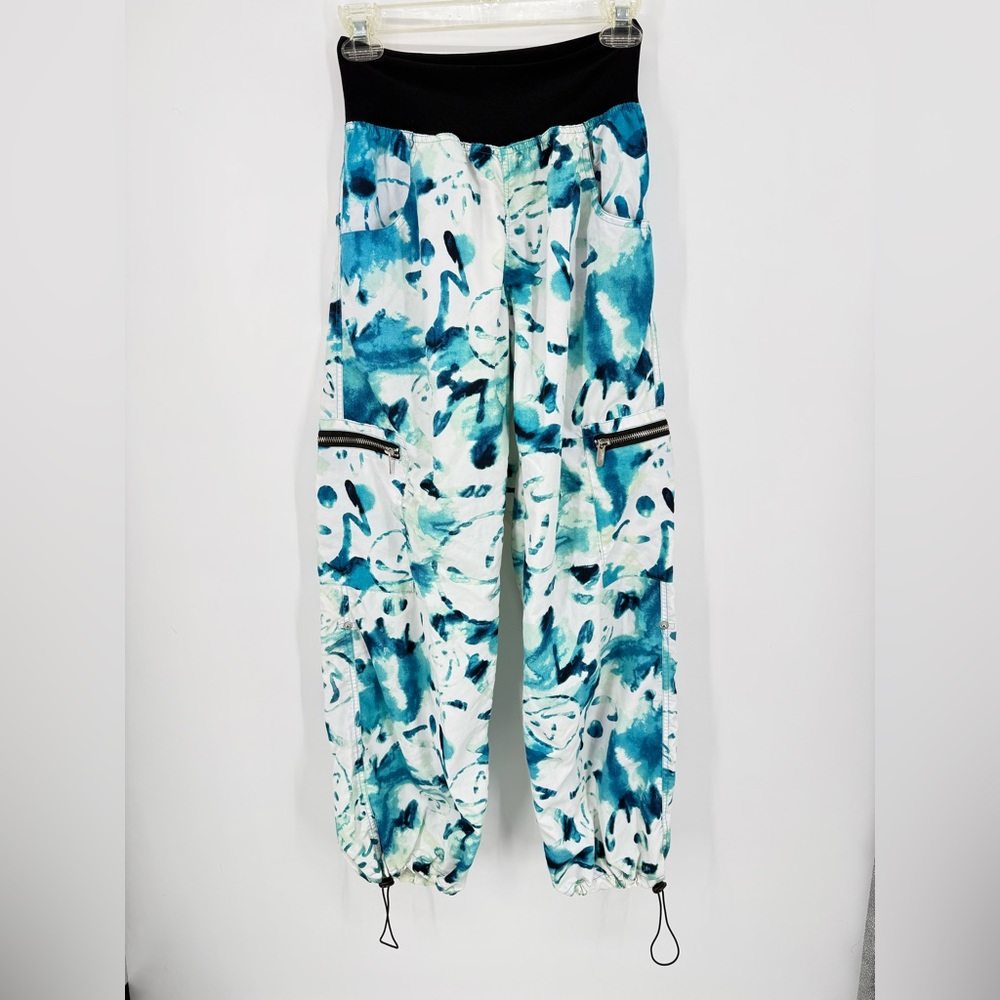 Zumba Pants Womens Medium Blue White Cargo Dance Fitness Activewear Abstract